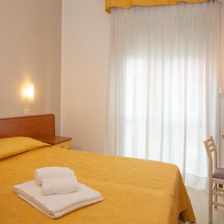 Hotel Carnaby Rimini Dış mekan fotoğraf