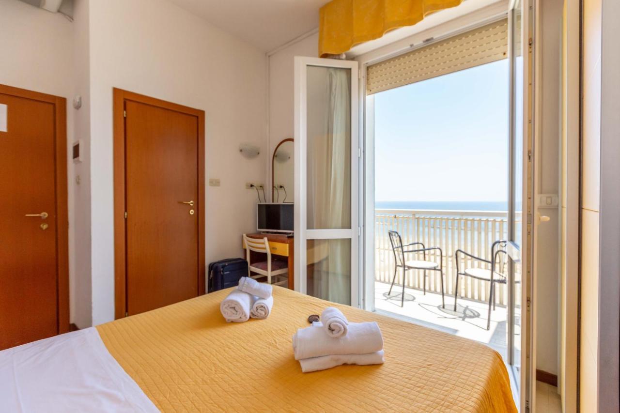 Hotel Carnaby Rimini Dış mekan fotoğraf