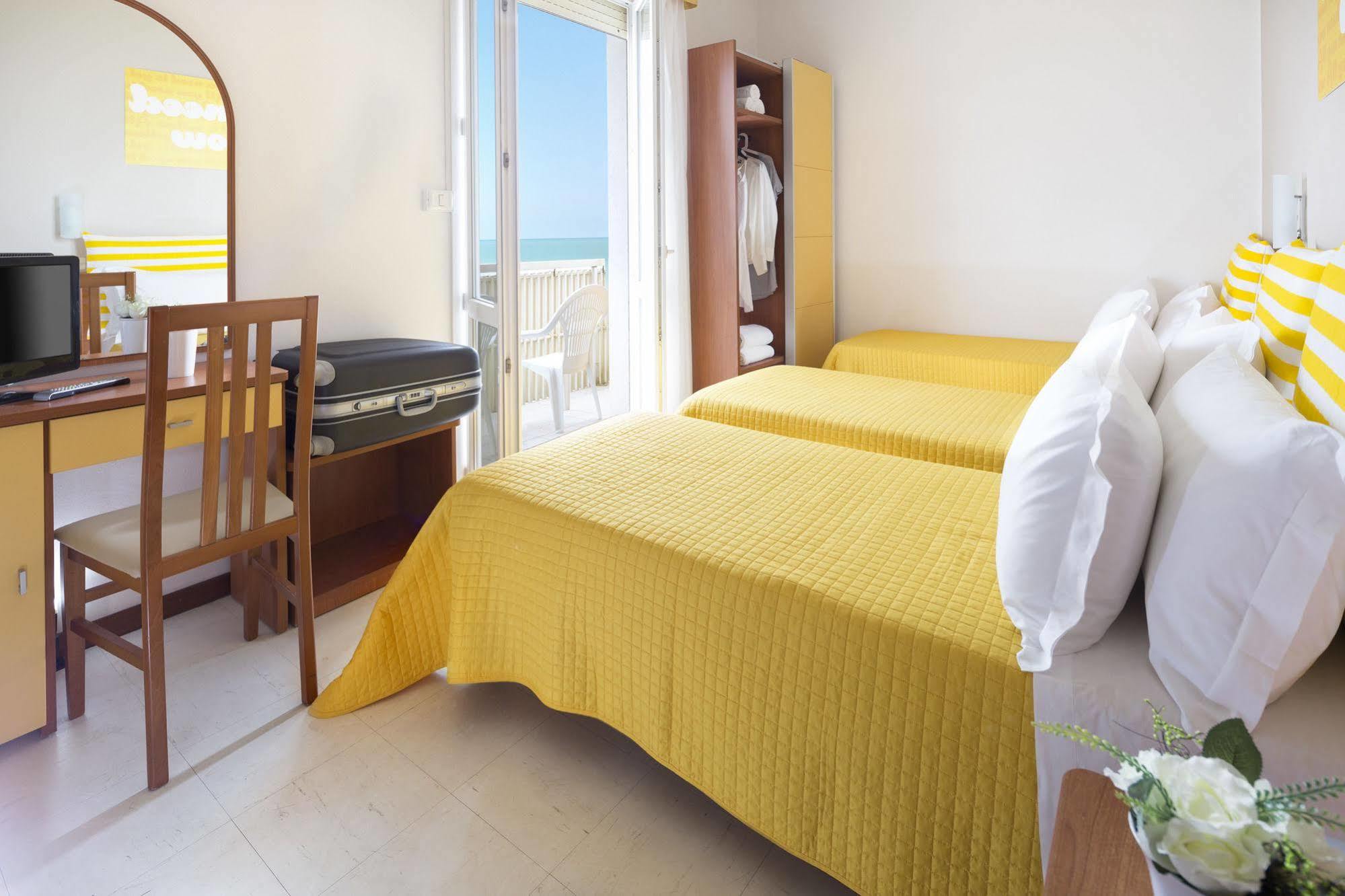 Hotel Carnaby Rimini Dış mekan fotoğraf